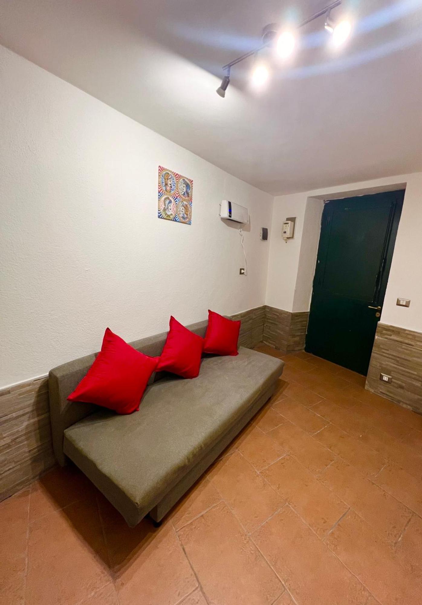 Вилла Etnea House Catania Center Экстерьер фото